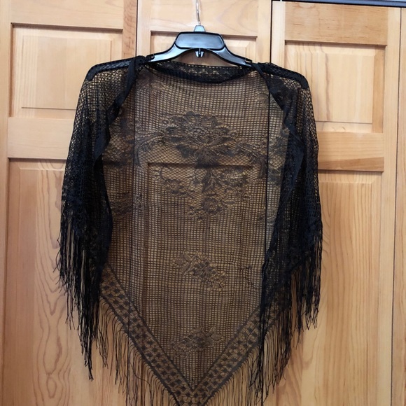 Ladies Shawl - Picture 3 of 3